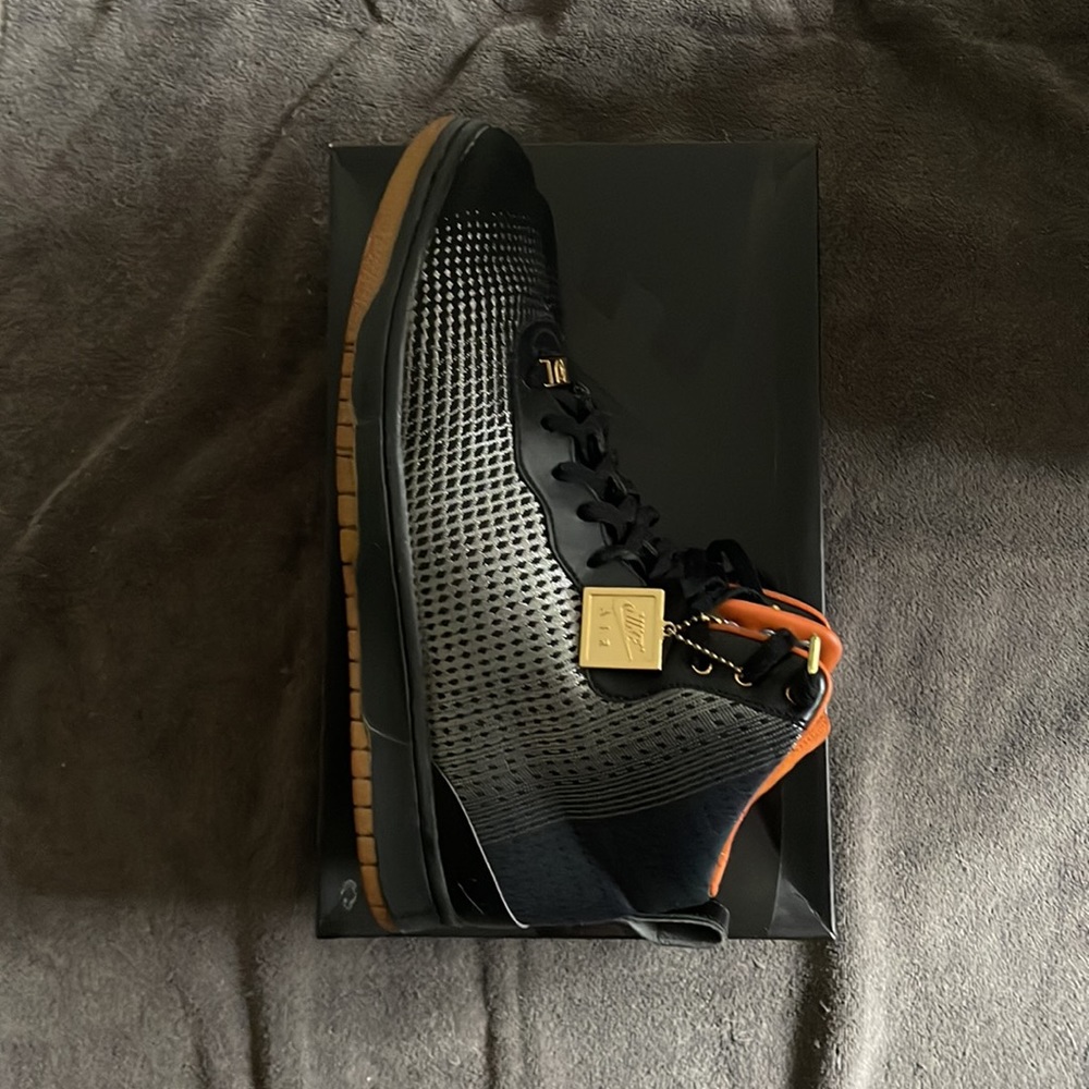 Nike 2015 Kevin Durant 8 NSW lifestyle Sz 13 In Black/Tuscan Rust-Metallic Gold